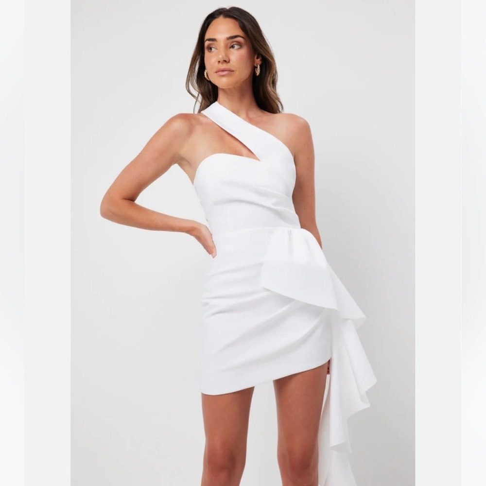 Elliatt Covergence White One Shoulder Dress Size Large NWT